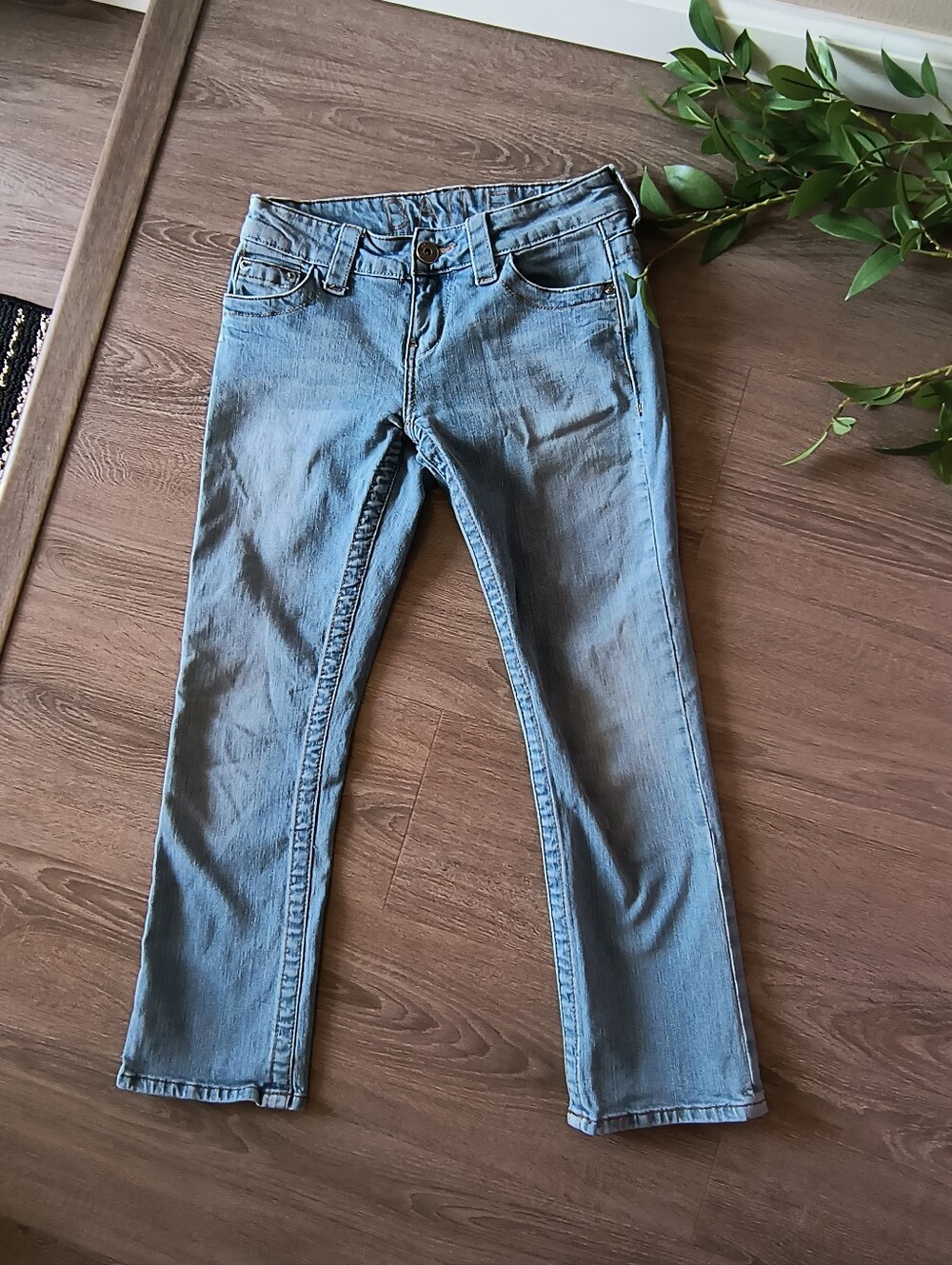 Delias Bailey Junior Denim Capris Light Blue Size 1/2 Low Rise